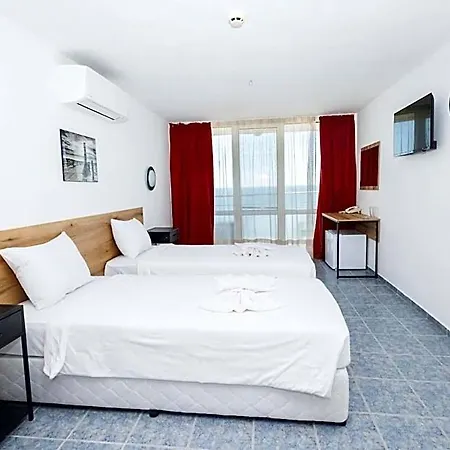 Arsenal Hotell 2*